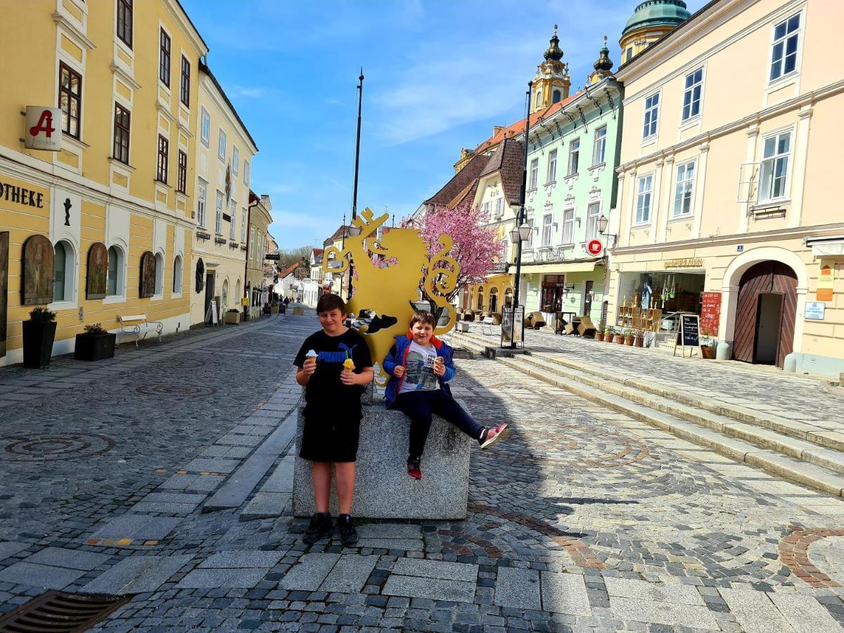 Schon Wohnen Beim Stift Melk Apartment ภายนอก รูปภาพ