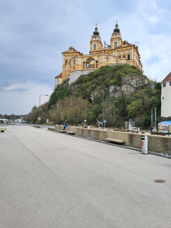 Schon Wohnen Beim Stift Melk Apartment ภายนอก รูปภาพ